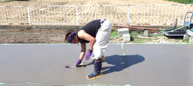 庭の生コン打ち 庭の生コン打ち